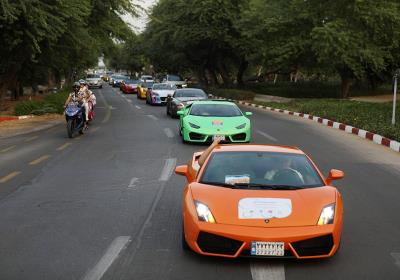 رژه خودروهای گردشگری مجمع رنت کاران کیش به مناسبت 20 آبان