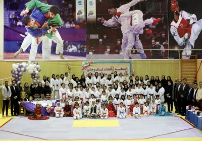 مراسم اختتامیه مسابقات لیگ و جشن پایان دوره کلاس های کاراته بانوان کیش