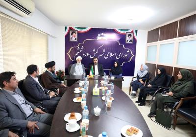 دیدار مدیر عامل و مسئولان شرکت عمران آب و خدمات با اعضای شورای شهر کیش به مناسبت گرامیداشت روز ملی شوراها
