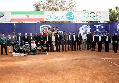 اهدای جوایز مسابقات دوبل تنیس خاکی در کیش