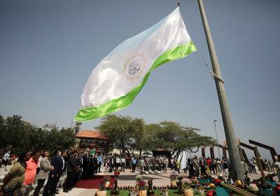 اهتزاز پرچم نوروز با حضور مدیرعامل سازمان منطقه آزاد کیش 
