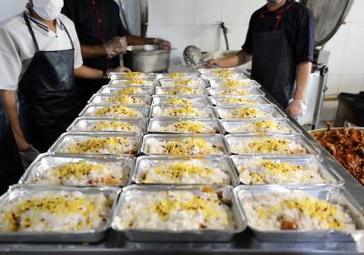  توزیع 1000 بسته غذای افطاری بین کارگران روزه دار کیش
