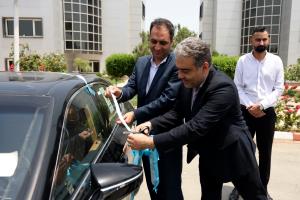 نخستین تاکسی هیبریدی لوکس در کیش پلاک‌گذاری شد
