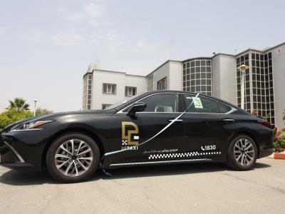 نخستین تاکسی هیبریدی لوکس در کیش پلاک‌گذاری شد